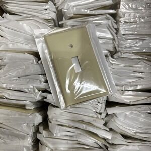 Leviton Ivory Switch Cover 001-80701-I Thermoplastic. Lot Of 150